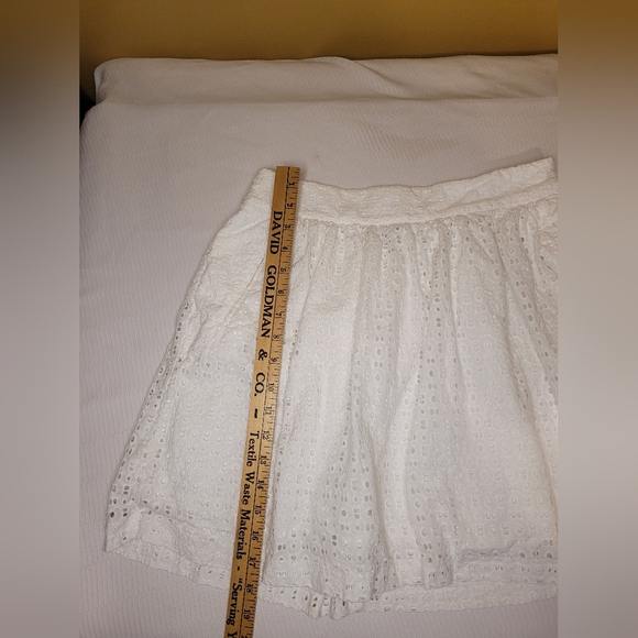 Cynthia Rowley 100% Cotton White Eyelet Mini Skirt sz 6 - Picture 9 of 10